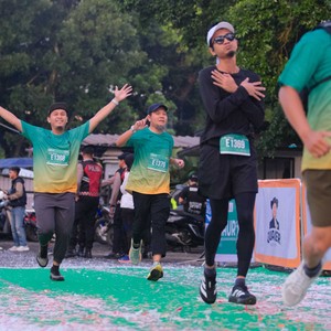 Race photo from BAUR RUN 2025