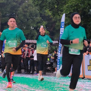 Race photo from BAUR RUN 2025