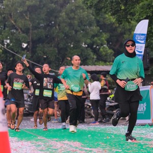 Race photo from BAUR RUN 2025