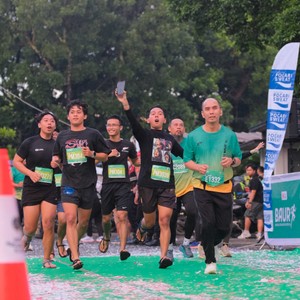 Race photo from BAUR RUN 2025