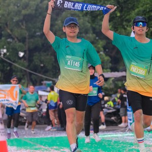 Race photo from BAUR RUN 2025