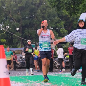 Race photo from BAUR RUN 2025