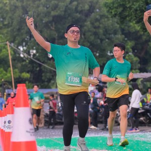 Race photo from BAUR RUN 2025
