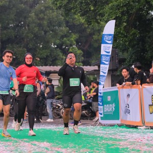 Race photo from BAUR RUN 2025