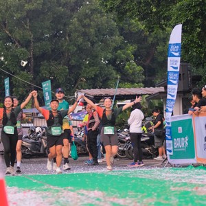 Race photo from BAUR RUN 2025