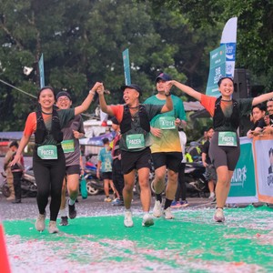 Race photo from BAUR RUN 2025