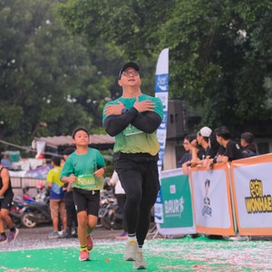 Race photo from BAUR RUN 2025