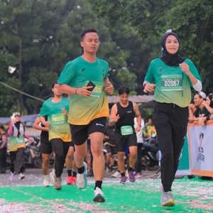 Race photo from BAUR RUN 2025