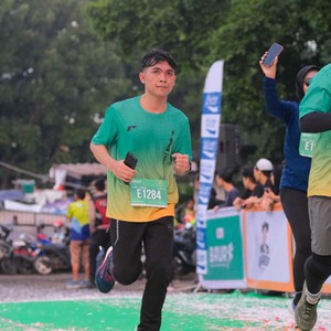 Race photo from BAUR RUN 2025