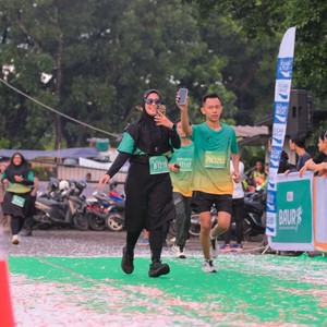Race photo from BAUR RUN 2025