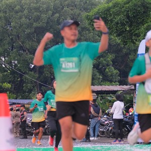 Race photo from BAUR RUN 2025