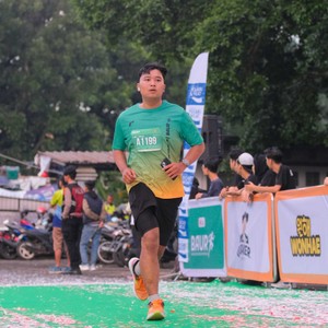 Race photo from BAUR RUN 2025