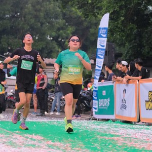 Race photo from BAUR RUN 2025