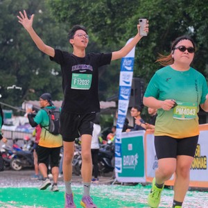Race photo from BAUR RUN 2025