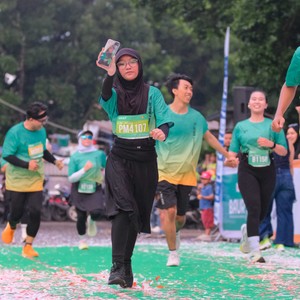 Race photo from BAUR RUN 2025