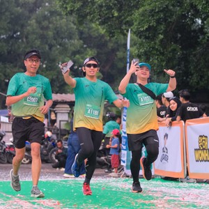 Race photo from BAUR RUN 2025
