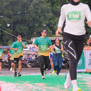 Race photo from BAUR RUN 2025