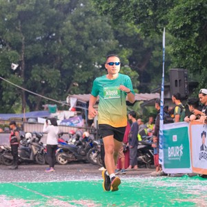 Race photo from BAUR RUN 2025