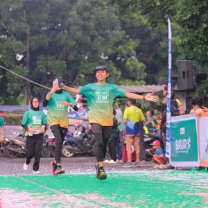 Race photo from BAUR RUN 2025