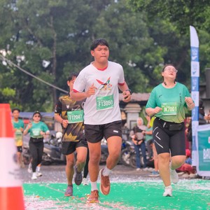 Race photo from BAUR RUN 2025
