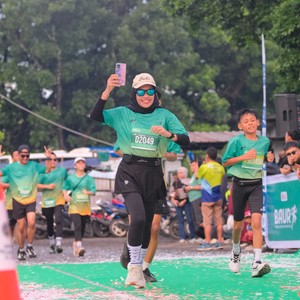 Race photo from BAUR RUN 2025