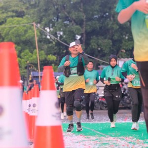 Race photo from BAUR RUN 2025