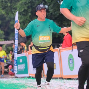 Race photo from BAUR RUN 2025