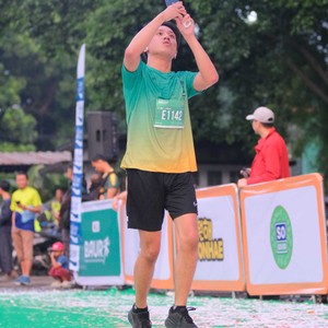 Race photo from BAUR RUN 2025