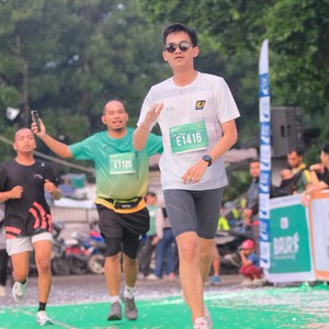 Race photo from BAUR RUN 2025