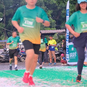 Race photo from BAUR RUN 2025