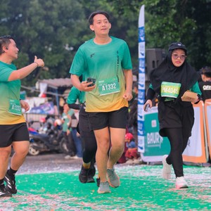 Race photo from BAUR RUN 2025