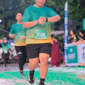 Race photo from BAUR RUN 2025