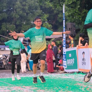 Race photo from BAUR RUN 2025