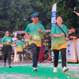 Race photo from BAUR RUN 2025