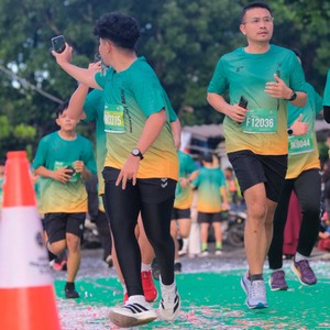 Race photo from BAUR RUN 2025