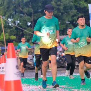 Race photo from BAUR RUN 2025