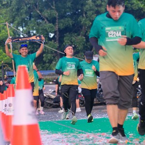 Race photo from BAUR RUN 2025