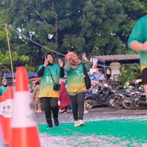 Race photo from BAUR RUN 2025
