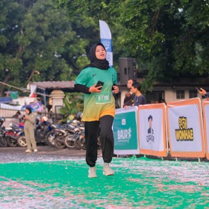 Race photo from BAUR RUN 2025