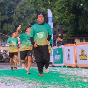 Race photo from BAUR RUN 2025