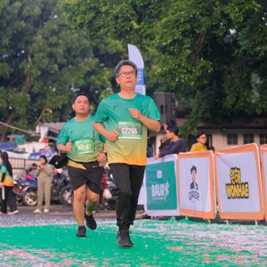 Race photo from BAUR RUN 2025