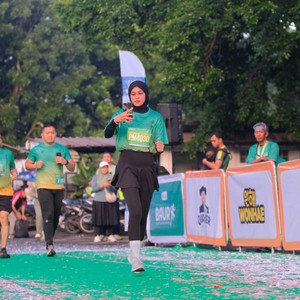 Race photo from BAUR RUN 2025