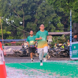 Race photo from BAUR RUN 2025