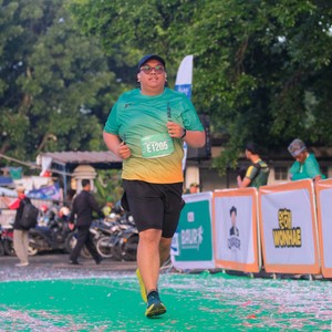 Race photo from BAUR RUN 2025