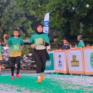 Race photo from BAUR RUN 2025