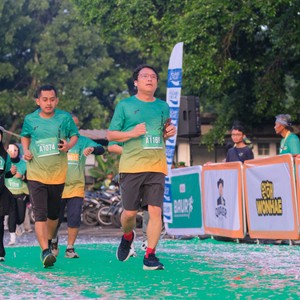 Race photo from BAUR RUN 2025