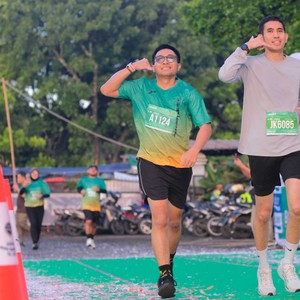 Race photo from BAUR RUN 2025