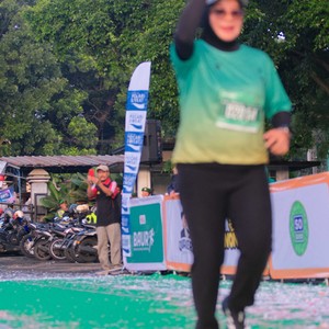 Race photo from BAUR RUN 2025