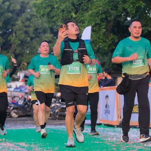 Race photo from BAUR RUN 2025