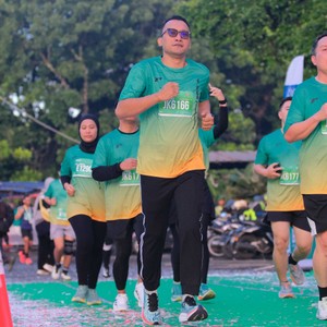 Race photo from BAUR RUN 2025